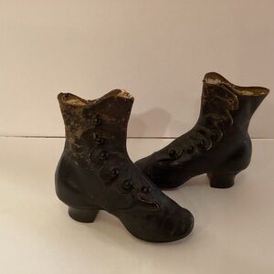 Antique Victorian high button child’s leather shoes with heel